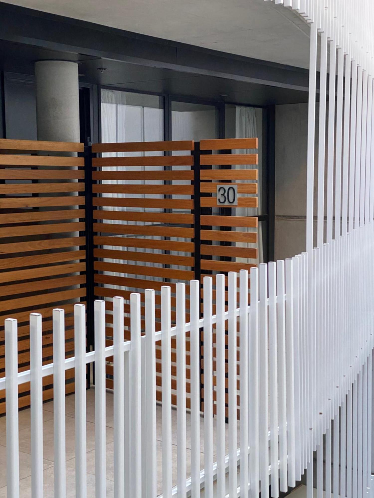The Gallery Luxe 1 Bedroom Executive Apartment In The Heart Of Braddon Wine Secure Parking Wifi Канберра Экстерьер фото