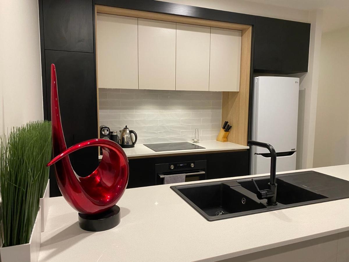 The Gallery Luxe 1 Bedroom Executive Apartment In The Heart Of Braddon Wine Secure Parking Wifi Канберра Экстерьер фото